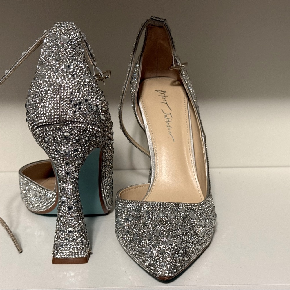 Betsey Johnson ramsy heels | size 10 party wedding sparkles